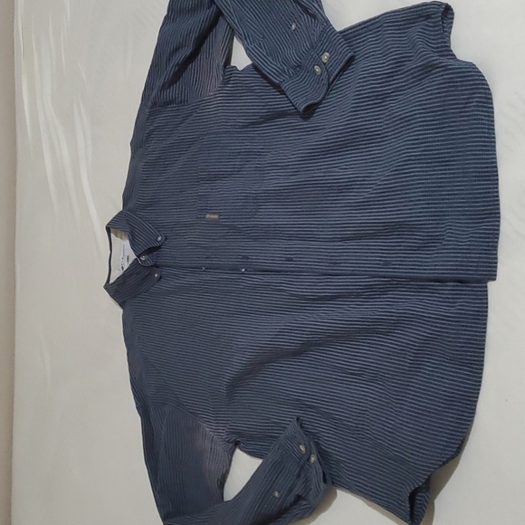 Button down shirt 👕 - Picture 1 of 1